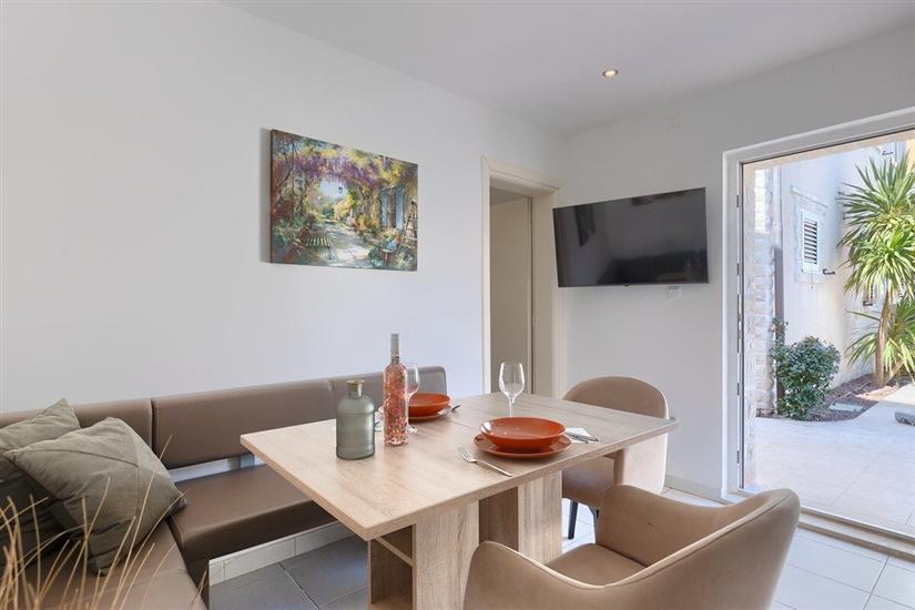 House K1, for 10 persons