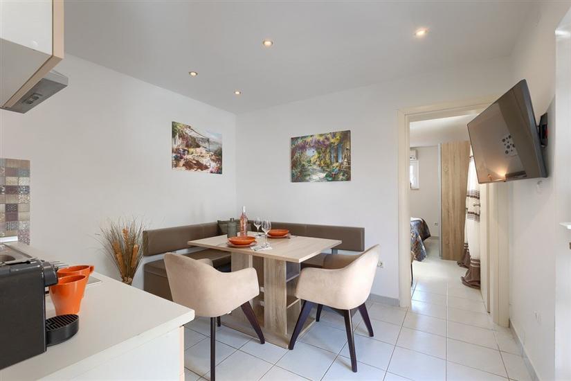 House K1, for 10 persons