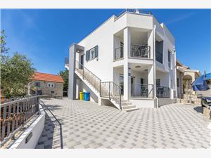 Appartementen Lonamare Rogoznica, Kwadratuur 60,00 m2, Lucht afstand tot de zee 70 m