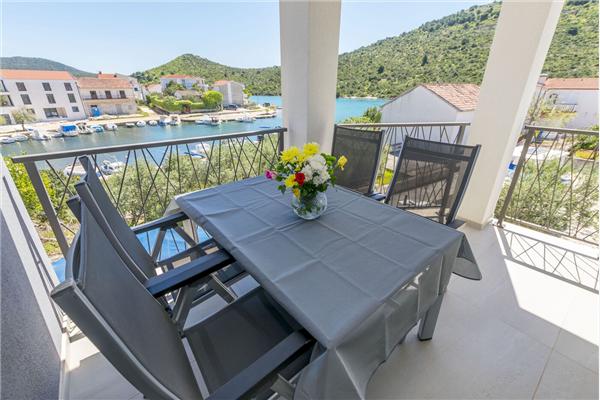 Apartment A2, for 4 persons