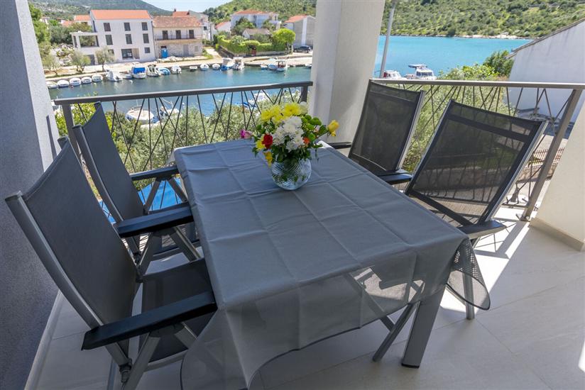 Apartment A2, for 4 persons