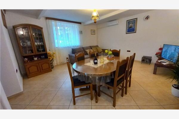 Apartment A1, for 5 persons