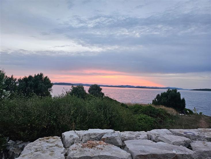 House Island just for You- Ravna Sika