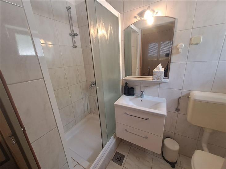 Apartment A1, for 6 persons