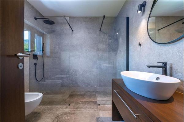 Room S3, for 3 persons