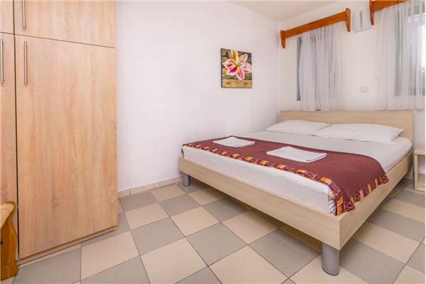 Apartment A4, for 4 persons