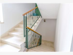 Apartment Middle Dalmatian islands,BooktreeFrom 142 €