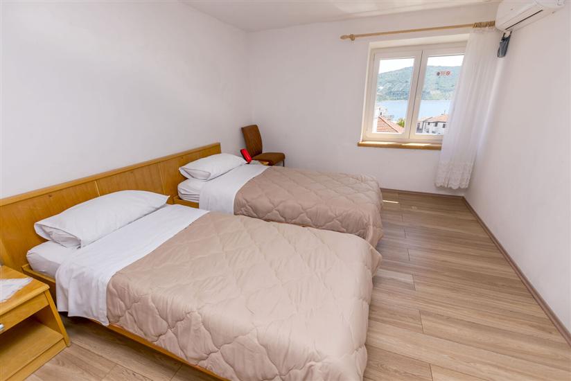 Apartment A1, for 8 persons