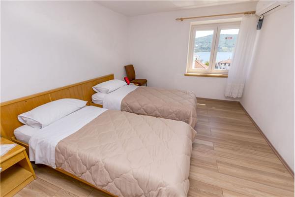 Apartment A1, for 8 persons