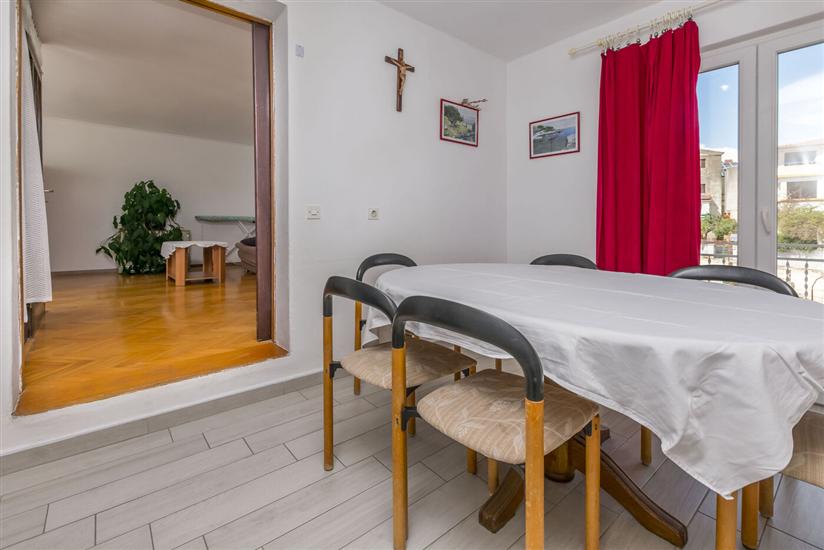 Apartment A1, for 8 persons