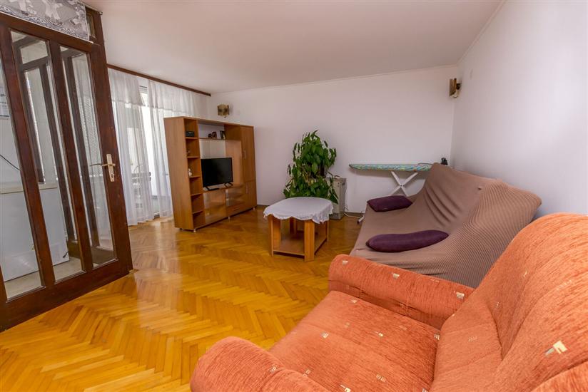 Apartment A1, for 8 persons