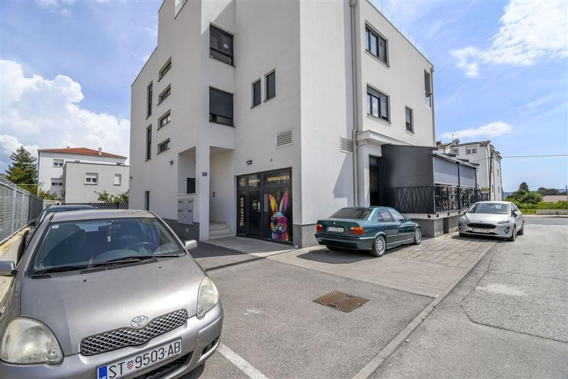 Apartments Castel L