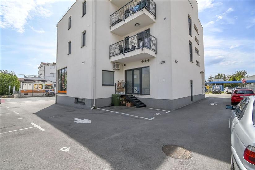Apartments Castel L