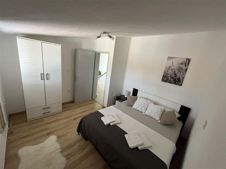 House K1, for 8 persons