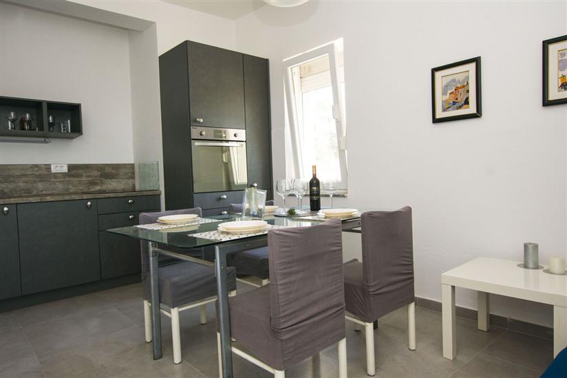 Apartment A1, for 5 persons