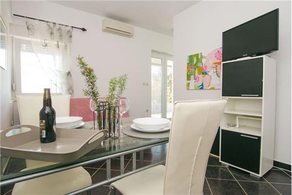 Apartment A2, for 3 persons
