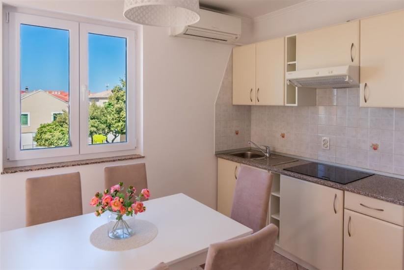 Apartment A1, for 6 persons