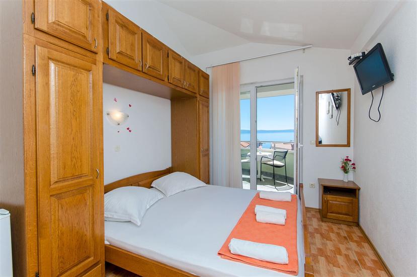 Room S3, for 2 persons