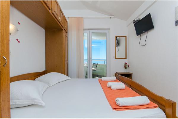 Room S3, for 2 persons