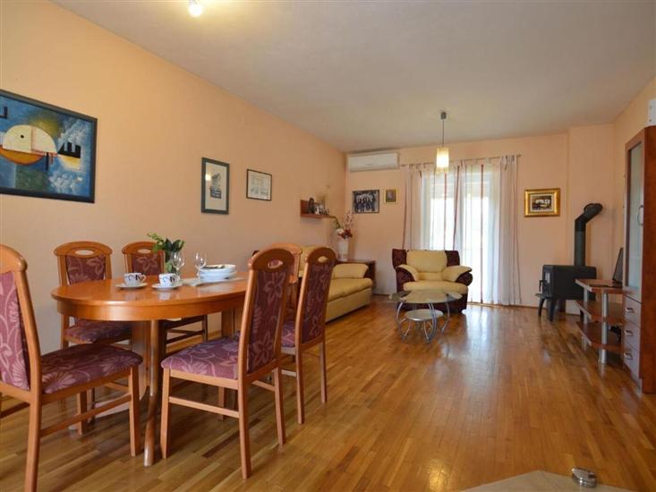 Apartment A1, for 6 persons