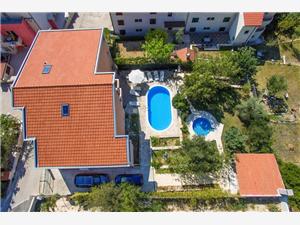Accommodation with pool Makarska riviera,BookArteFrom 400 €