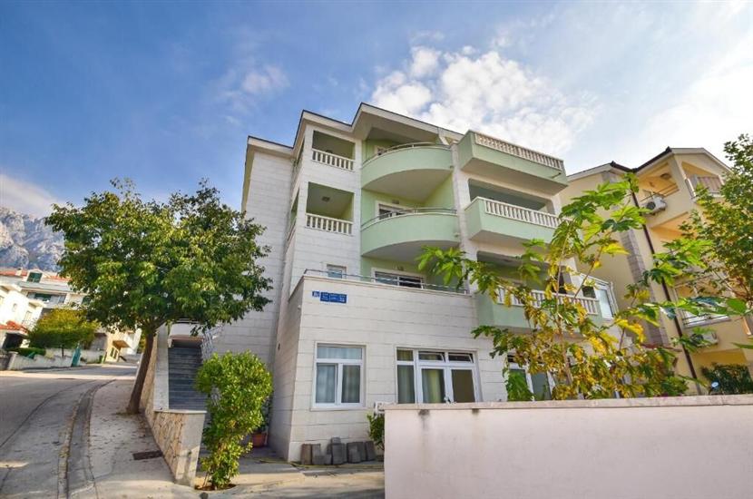Apartments and Rooms Roso
