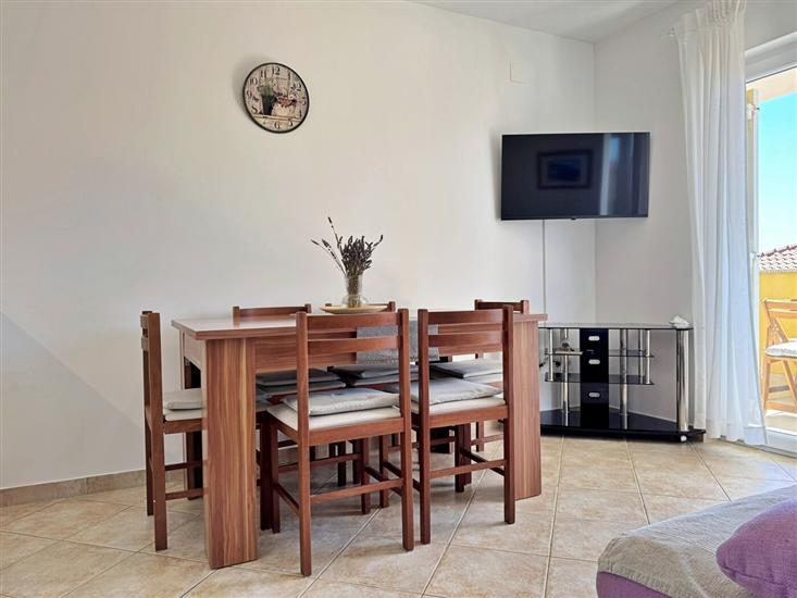 Apartment A4, for 6 persons