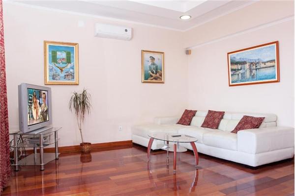 Apartment A1, for 8 persons