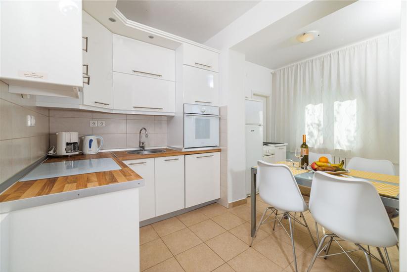 Apartment A1, for 5 persons