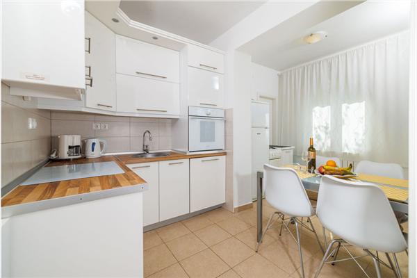 Apartment A1, for 5 persons