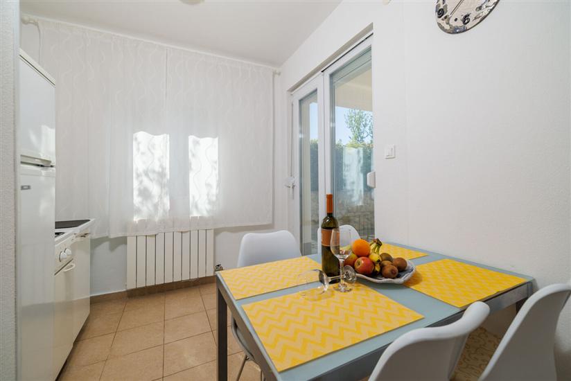 Apartment A1, for 5 persons