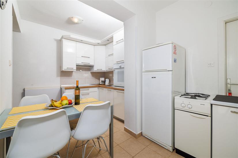 Apartment A1, for 5 persons