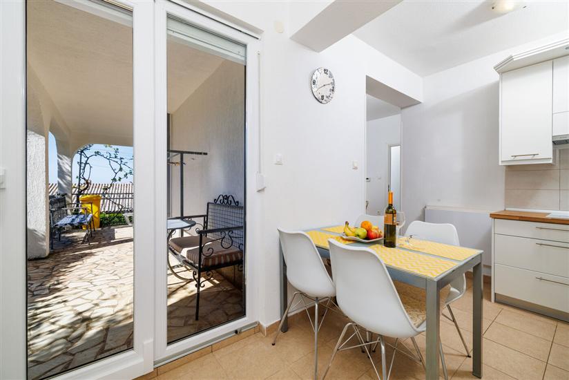 Apartment A1, for 5 persons