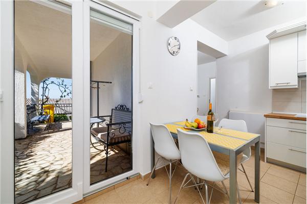 Apartment A1, for 5 persons