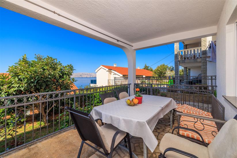 Apartment A1, for 5 persons