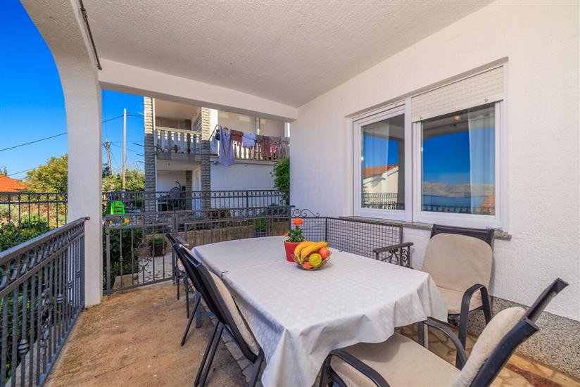 Apartment A1, for 5 persons