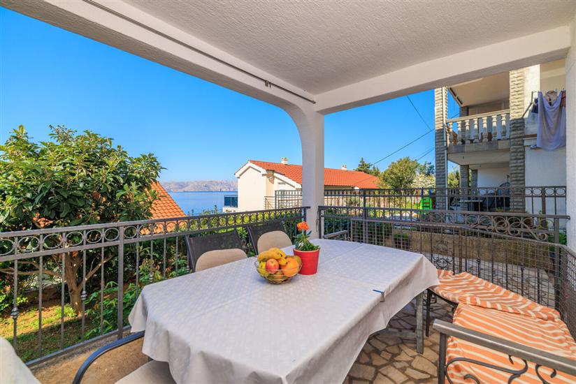 Apartment A1, for 5 persons