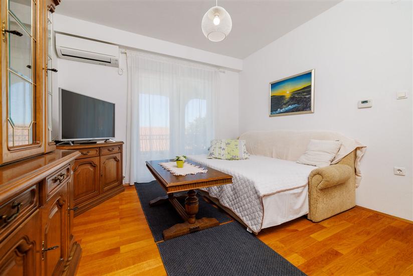 Apartment A1, for 5 persons