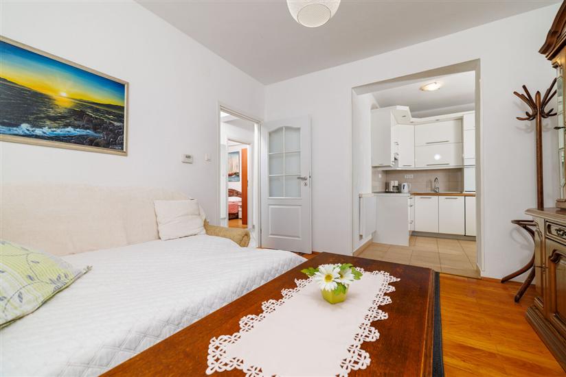 Apartment A1, for 5 persons