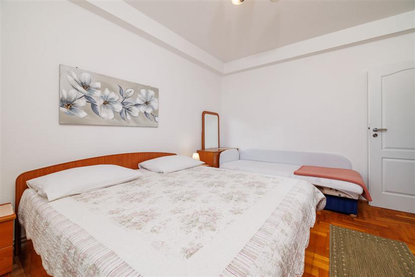 Apartment A1, for 5 persons