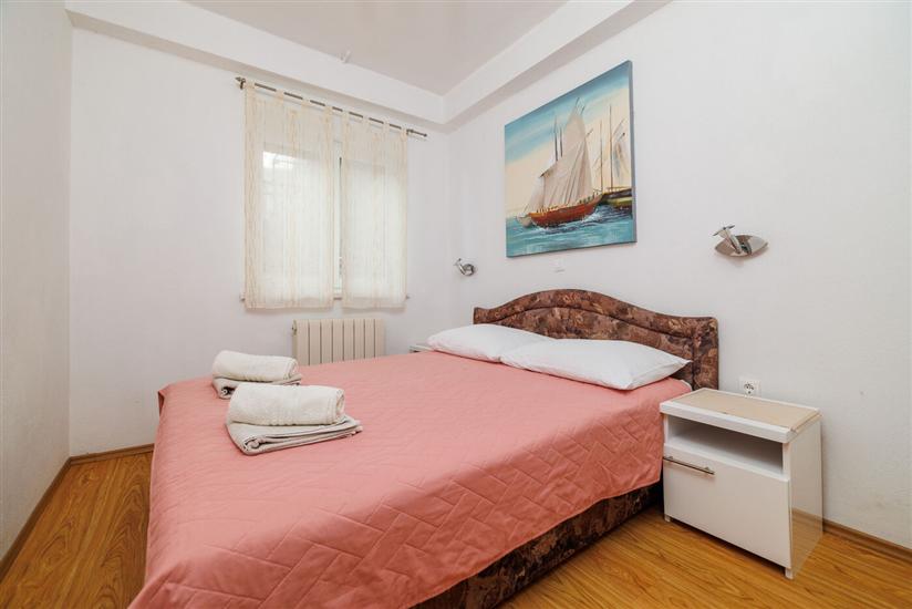 Apartment A1, for 5 persons