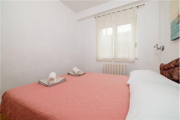 Apartment A1, for 5 persons