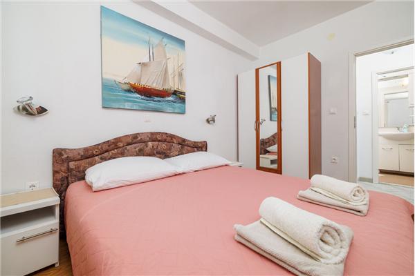 Apartment A1, for 5 persons