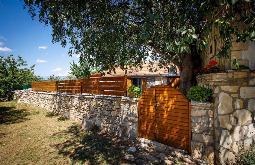 House Mala kuća