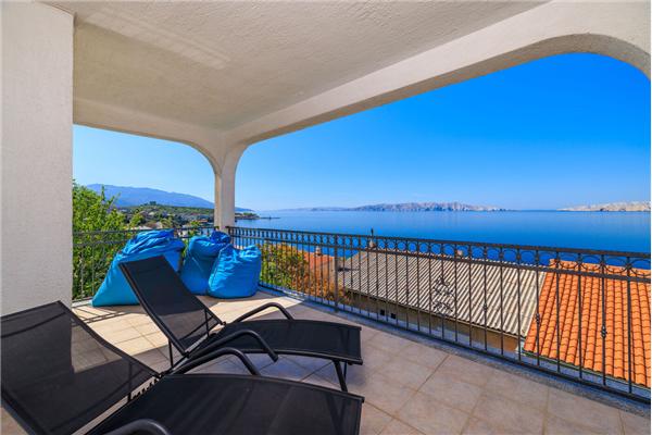 Apartment A2, for 6 persons