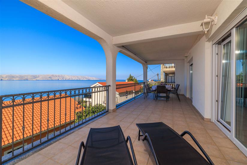 Apartment A2, for 6 persons