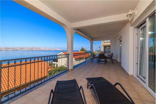 Apartment A2, for 6 persons