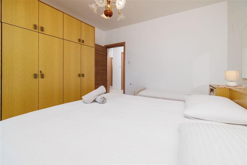 Apartment A2, for 6 persons