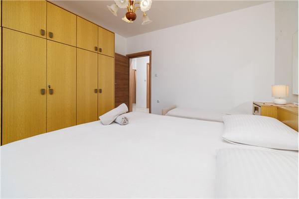 Apartment A2, for 6 persons