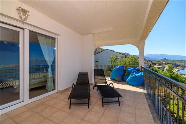 Apartment A2, for 6 persons